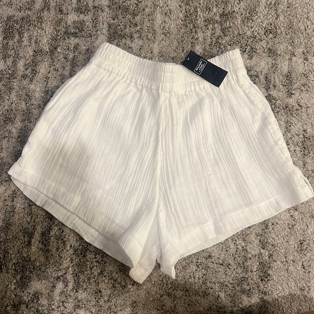A&F White lined shorts Size S